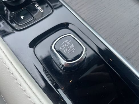 Certified 2024 Volvo XC90 B6 Ultimate image 32