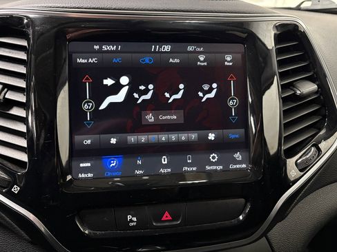 Used 2019 Jeep Cherokee Limited AWD/4WD image 20
