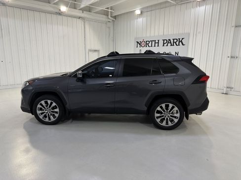 Used 2021 Toyota RAV4 XLE Premium FWD image 2