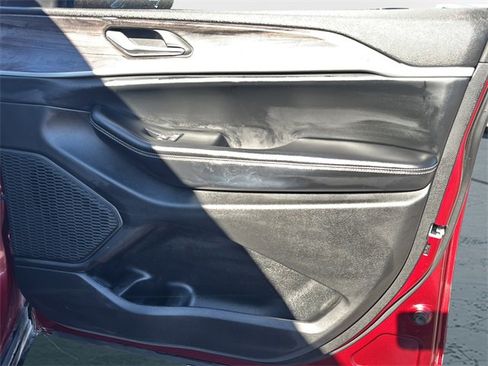 Used 2023 Jeep Grand Cherokee L Limited w/ Luxury Tech Group II image 10