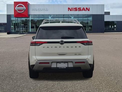 Used 2024 Nissan Pathfinder SL AWD/4WD image 6