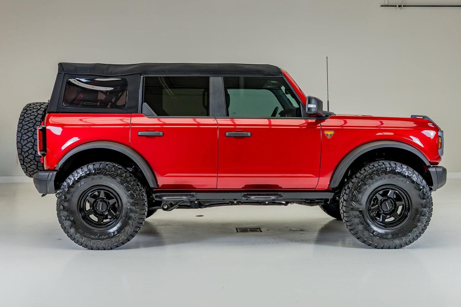 Used 2025 Ford Bronco Badlands AWD/4WD image 17