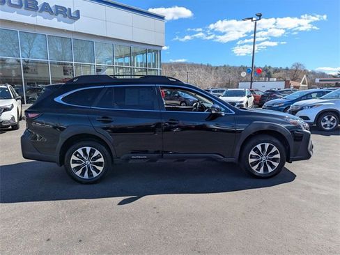 Used 2025 Subaru Outback Limited image 2
