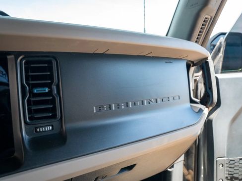 Used 2022 Ford Bronco Wildtrak AWD/4WD image 13