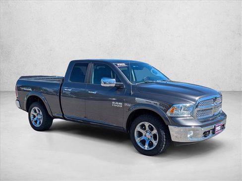 Used 2015 RAM 1500 Laramie w/ Convenience Group AWD/4WD image 3