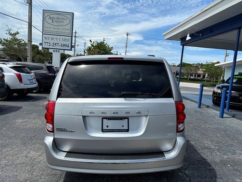 Used 2012 Dodge Grand Caravan SXT w/ UConnect Hands-Free Group FWD image 4