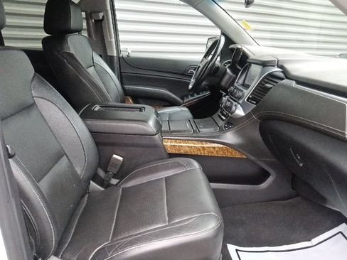 Used 2020 Chevrolet Suburban Premier RWD image 38