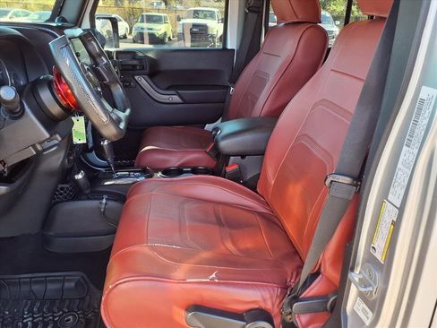 Used 2012 Jeep Wrangler Unlimited Sport image 27