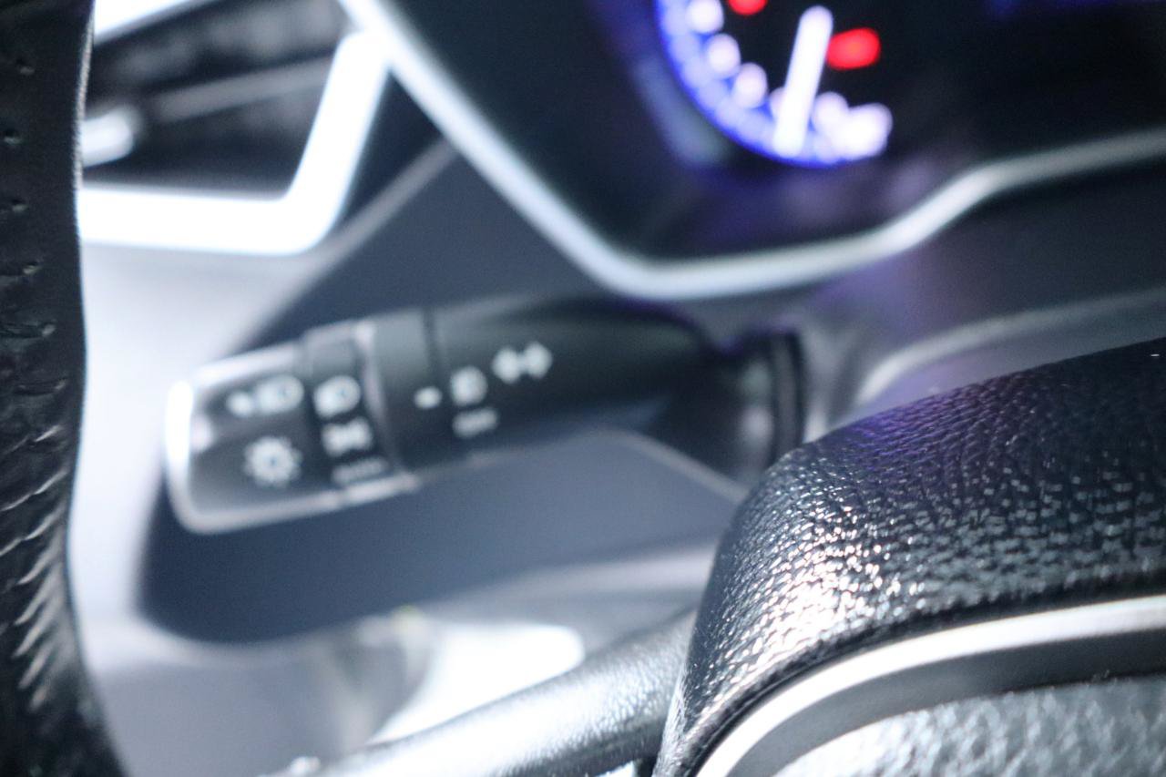 Used 2020 Toyota Corolla XSE FWD image 27