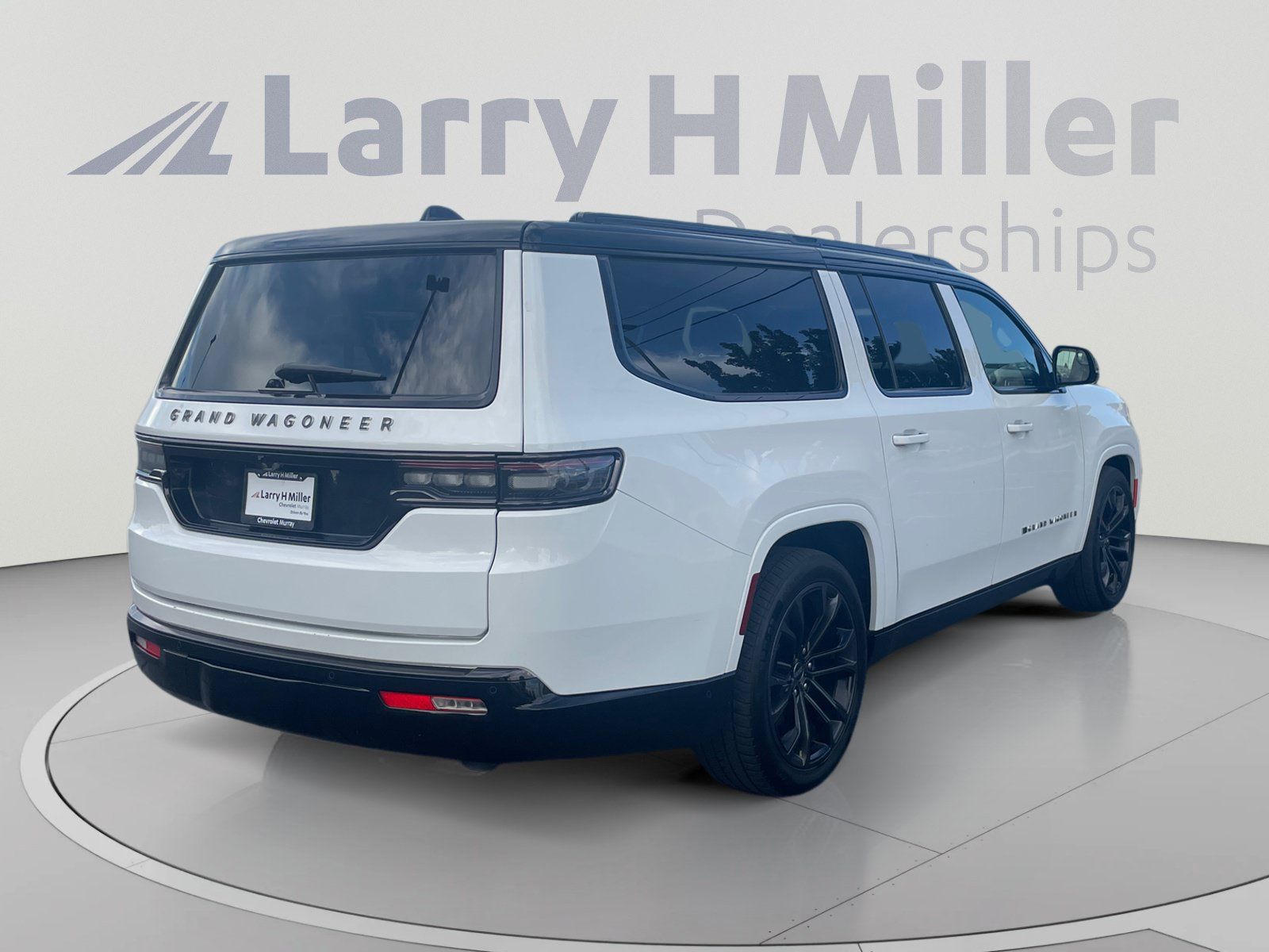Used 2024 Jeep Grand Wagoneer L Series II w/ Quick Order Packagew 28T AWD/4WD image 5