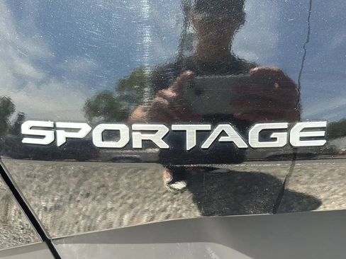 Used 2023 Kia Sportage LX AWD/4WD image 13