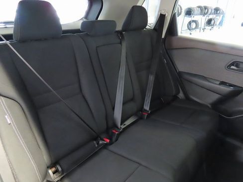 Used 2023 Nissan Rogue S image 28