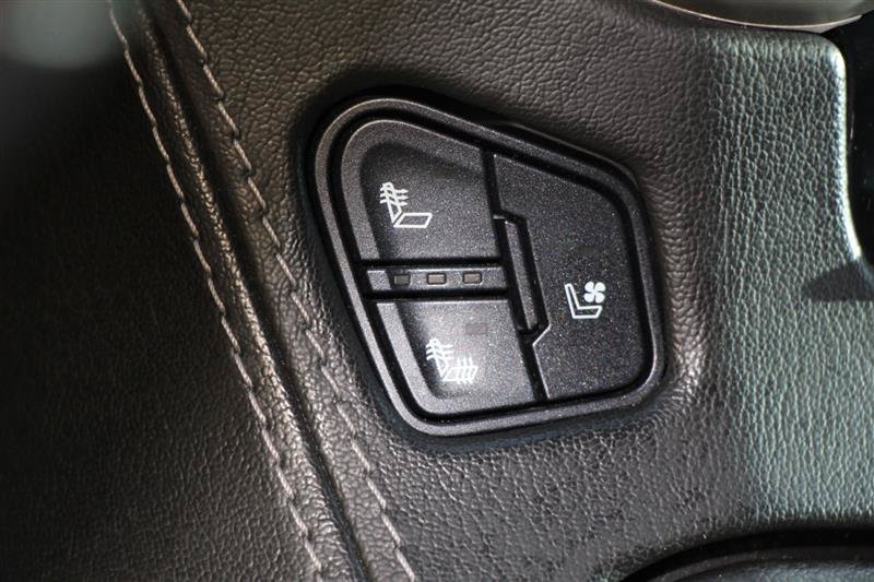Used 2019 GMC Yukon Denali w/ Denali Ultimate Package AWD/4WD image 21