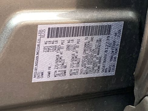 Used 2025 Nissan Rogue SV image 10