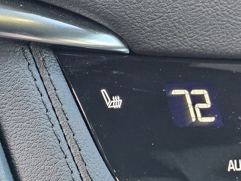 New 2025 Cadillac XT6 Luxury image 30