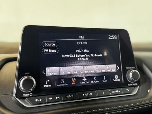 Used 2023 Nissan Rogue S image 18