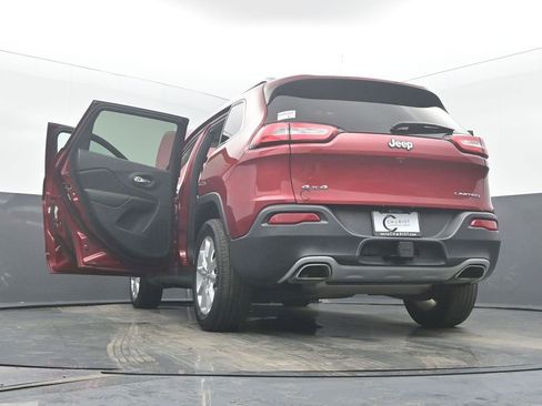 Used 2017 Jeep Cherokee Limited image 60