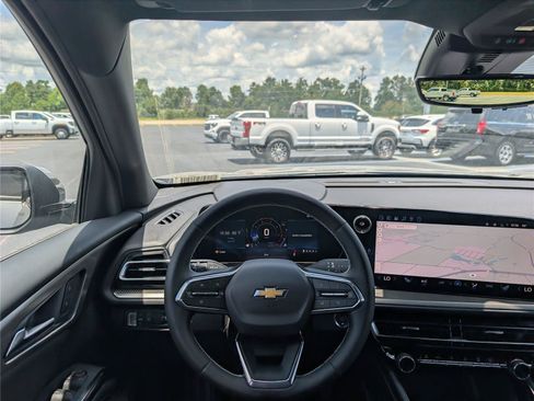 New 2026 Chevrolet Traverse LT w/ Driver Confidence Package FWD image 32