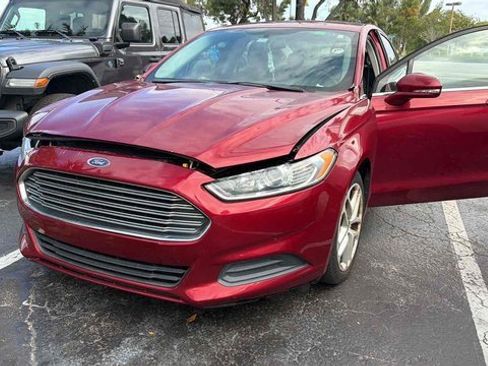 Used 2016 Ford Fusion SE image 1