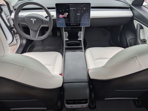 Used 2020 Tesla Model 3 Standard Range Plus RWD image 23