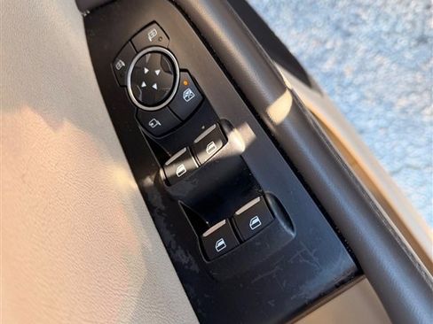 Used 2019 Lincoln Nautilus Reserve image 32