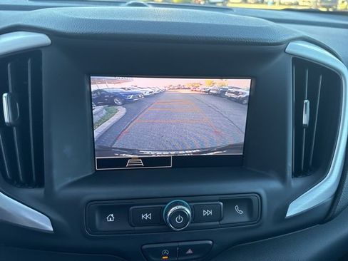 Used 2023 GMC Terrain SLE w/ Driver Convenience Package image 23