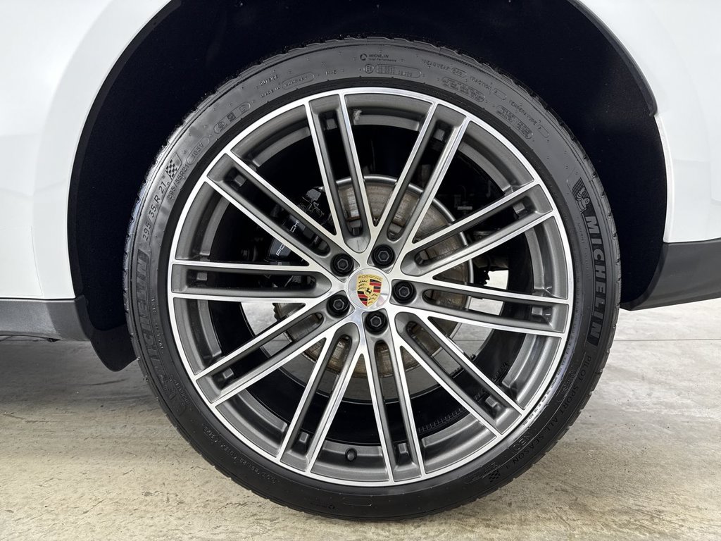 Certified 2026 Porsche Macan S AWD/4WD image 14
