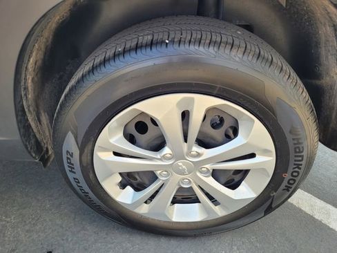 Used 2025 Chevrolet Trax LS image 24