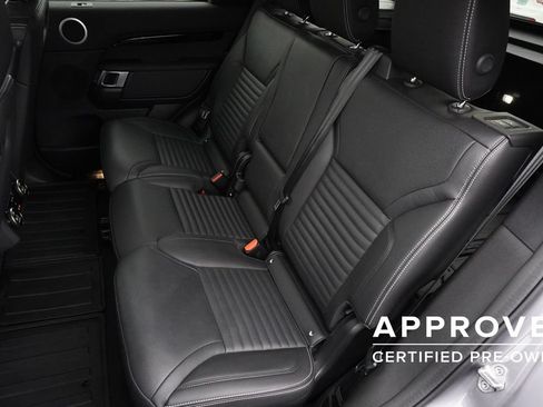 Used 2025 Land Rover Discovery S AWD/4WD image 30