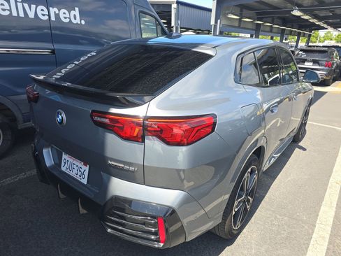 Used 2025 BMW X2 xDrive28i AWD/4WD image 3