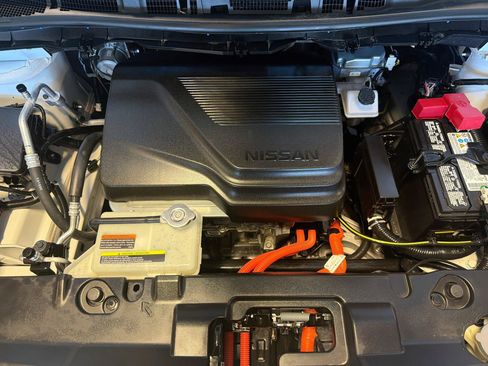 Used 2025 Nissan Leaf S FWD image 31