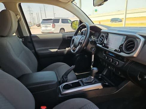 Used 2022 Toyota Tacoma SR5 RWD image 15