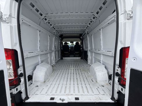 Used 2024 RAM ProMaster 2500 w/ Convenience Group FWD image 33