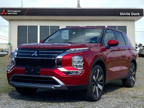 New 2025 Mitsubishi Outlander SE image 1