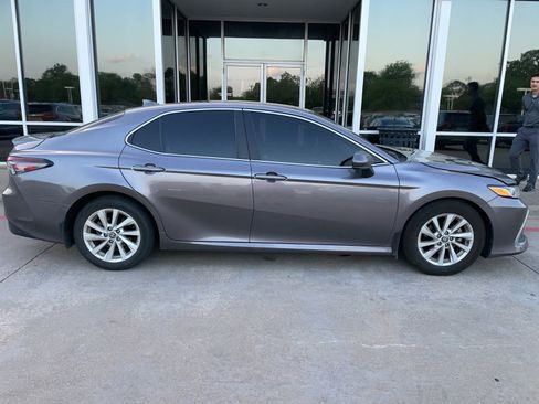 Used 2024 Toyota Camry LE image 3