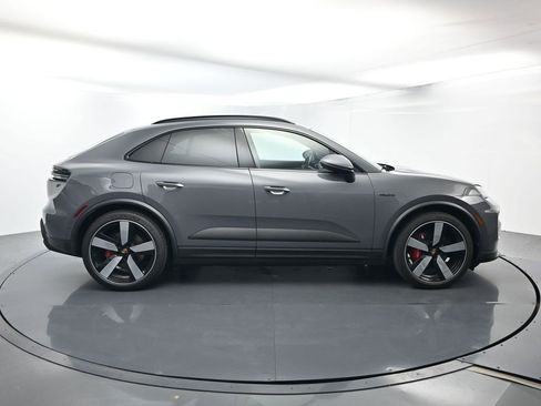 Certified 2025 Porsche Macan 4S Electric AWD/4WD image 16