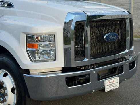 Used 2022 Ford F650 2WD Regular Cab Super Duty image 11