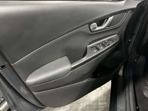 Used 2023 Hyundai Kona Limited AWD/4WD image 25