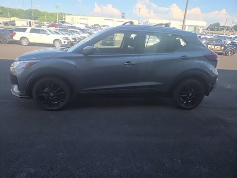 Used 2024 Nissan Kicks SV w/ Interior Electronics Package FWD image 9