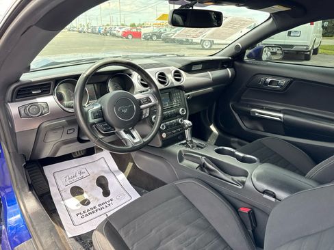 Used 2016 Ford Mustang Coupe RWD image 13
