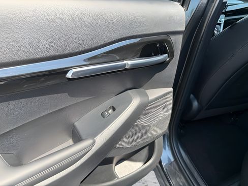 Used 2025 Kia Seltos S FWD image 24