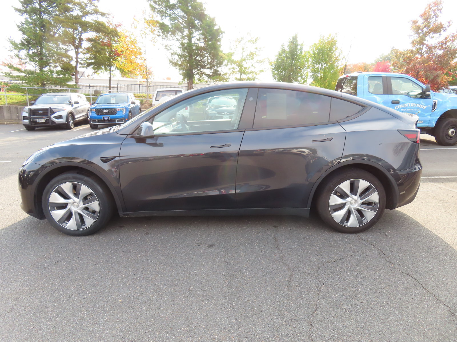 Used 2024 Tesla Model Y 2WD image 8