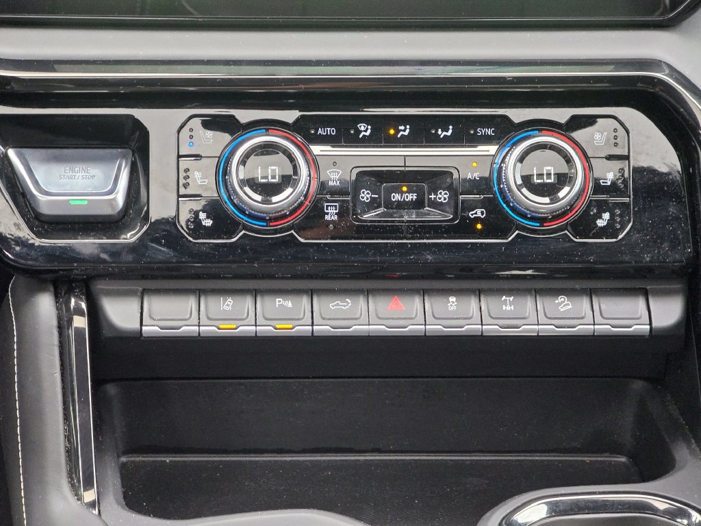 Used 2025 GMC Sierra 2500 AT4X AWD/4WD image 21