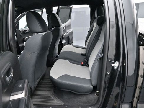 Used 2021 Toyota Tacoma TRD Off-Road image 27