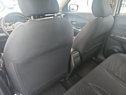 Used 2021 Nissan Kicks SV FWD image 14