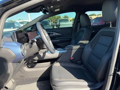 Used 2024 Chevrolet Equinox EV LT FWD image 13