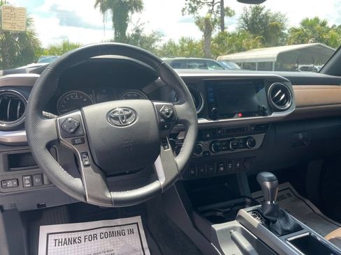 Used 2018 Toyota Tacoma Limited AWD/4WD image 13