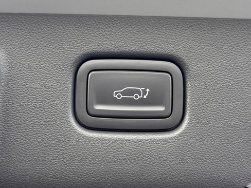 Used 2024 Hyundai Kona Limited image 14