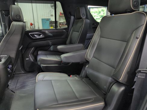Used 2024 Chevrolet Tahoe Premier AWD/4WD image 8