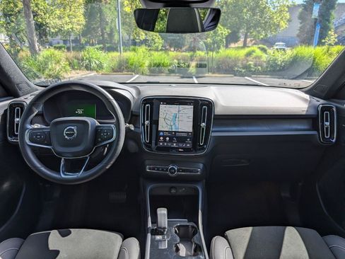 Used 2023 Volvo XC40 Recharge Ultimate AWD/4WD image 12